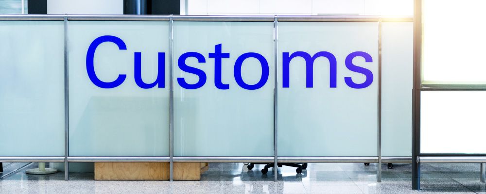 Interest on refund of amount deposited on directions of Court – Customs Sections 27 and 27A are not applicable